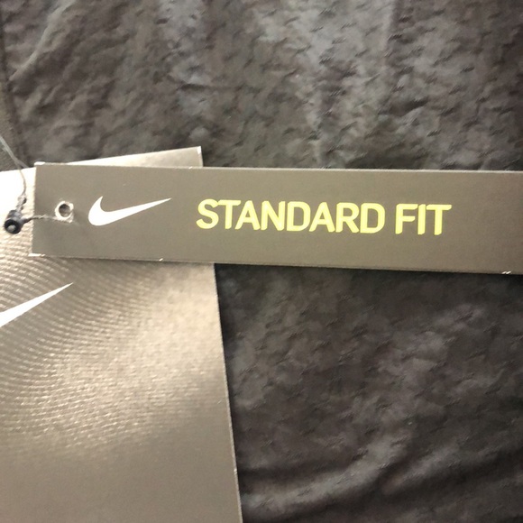 Nike running women’s jacket size Xl - Picture 4 of 8